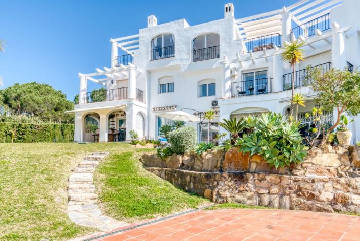 Image No.36-2 Bed Townhouse for sale