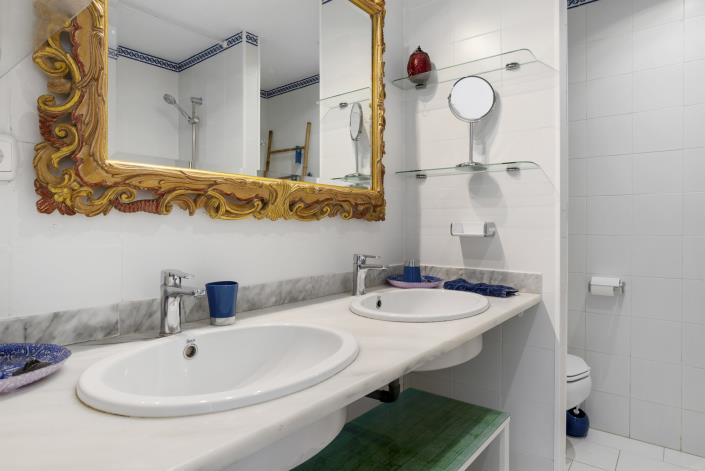 Image No.20-3 Bed Townhouse for sale