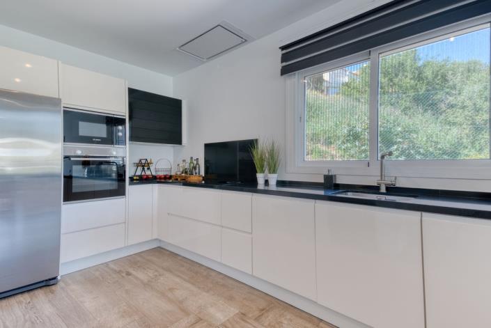 Image No.11-3 Bed Semi-Detached for sale