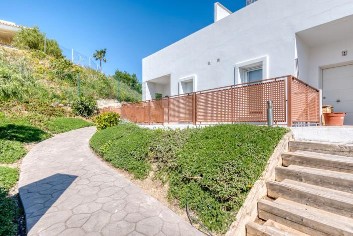 Image No.14-3 Bed Semi-Detached for sale