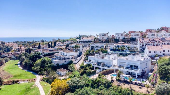 Image No.44-3 Bed Semi-Detached for sale