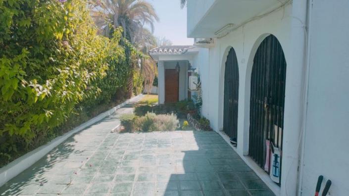 Image No.9-4 Bed Villa for sale