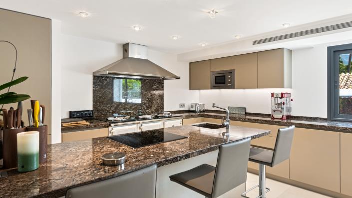 Image No.38-6 Bed Villa for sale