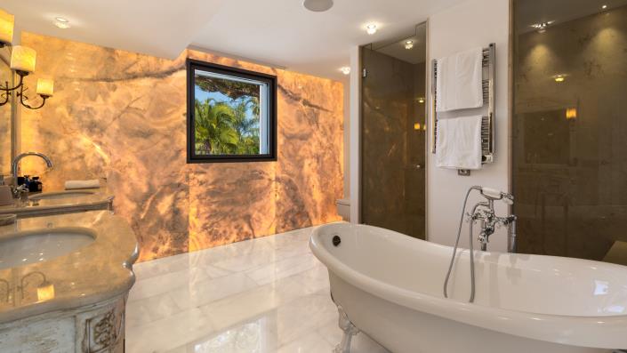 Image No.44-6 Bed Villa for sale