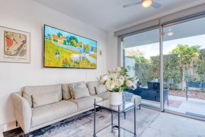 10-bb915d1cb19341576dcdc994b81ab9c5