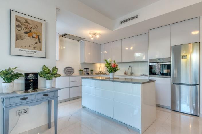 Image No.12-3 Bed Apartment for sale