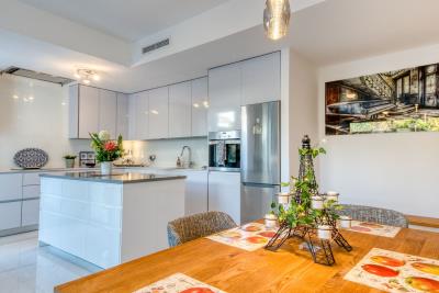 12-53013098fcab6c38b1379cd33298e050