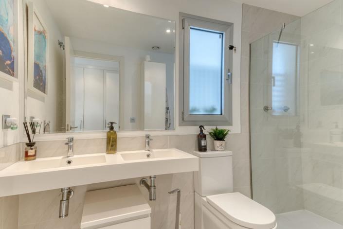 Image No.21-3 Bed Apartment for sale