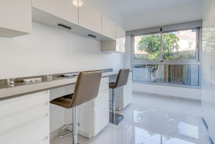 Image No.24-3 Bed Apartment for sale