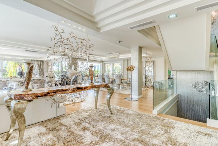 Image No.6-8 Bed Villa for sale