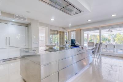 11-20939a0134ad724a8cb2a801094d15a4