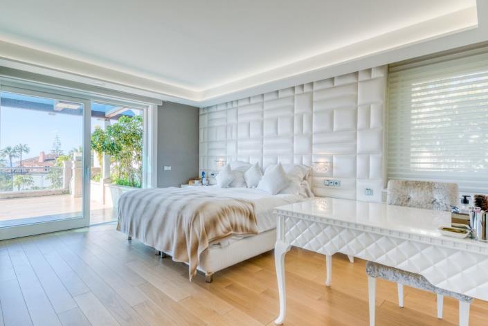 Image No.17-8 Bed Villa for sale