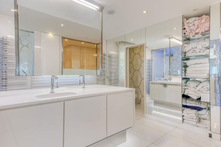 Image No.19-8 Bed Villa for sale