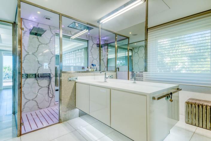 Image No.20-8 Bed Villa for sale