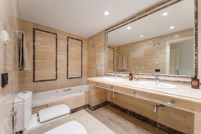 Image No.21-3 Bed Apartment for sale