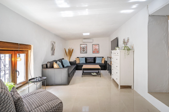 Image No.7-2 Bed Townhouse for sale