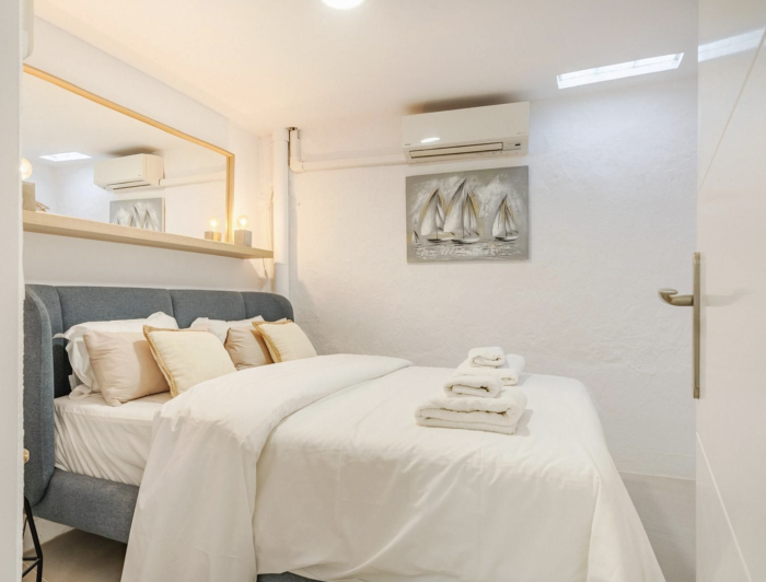 Image No.12-2 Bed Townhouse for sale