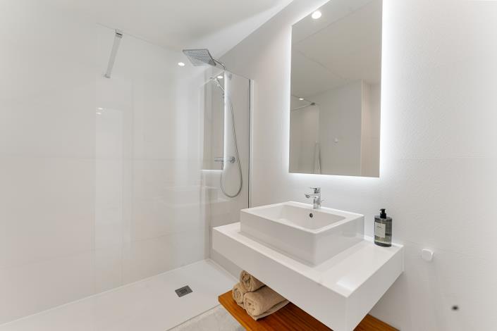 Image No.17-4 Bed Apartment for sale