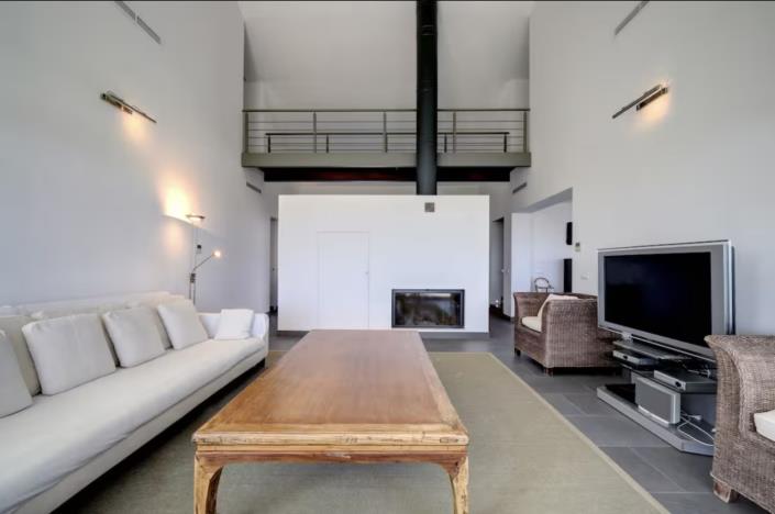 Image No.10-6 Bed Villa for sale