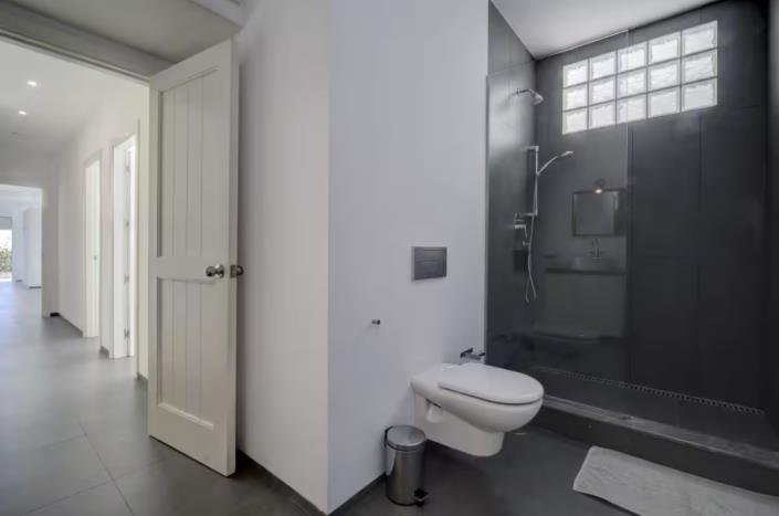 Image No.51-6 Bed Villa for sale