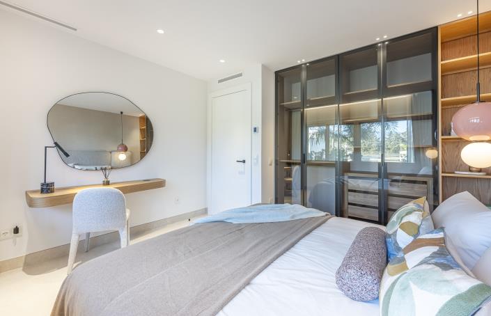 Image No.25-3 Bed Apartment for sale