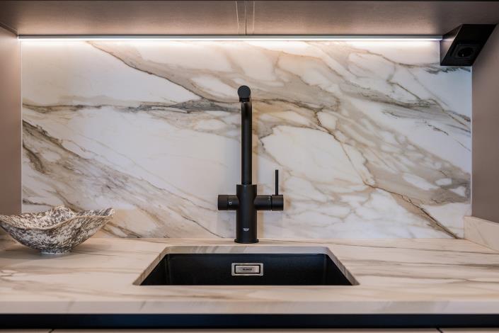 Image No.20-3 Bed Apartment for sale