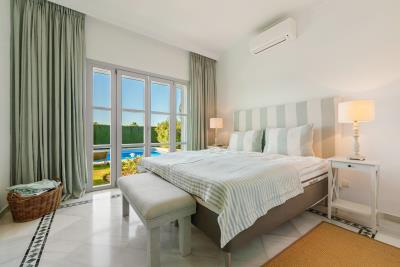 SV2454_23347314-large