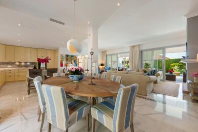 SV2454_23347323-large