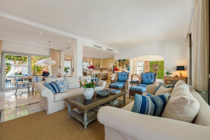 Image No.2-4 Bed Villa for sale