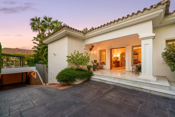 Image No.37-4 Bed Villa for sale