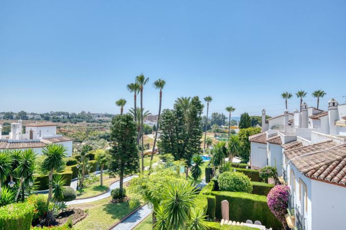 Image No.25-3 Bed Townhouse for sale