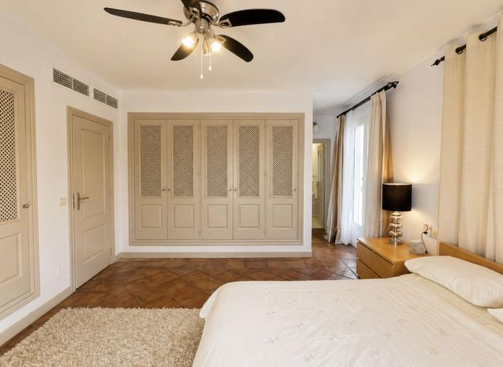 Image No.10-4 Bed Villa for sale