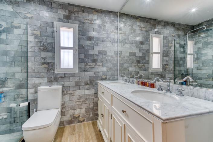 Image No.18-2 Bed Apartment for sale