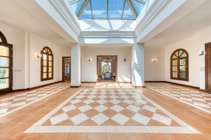 Image No.6-6 Bed Villa for sale
