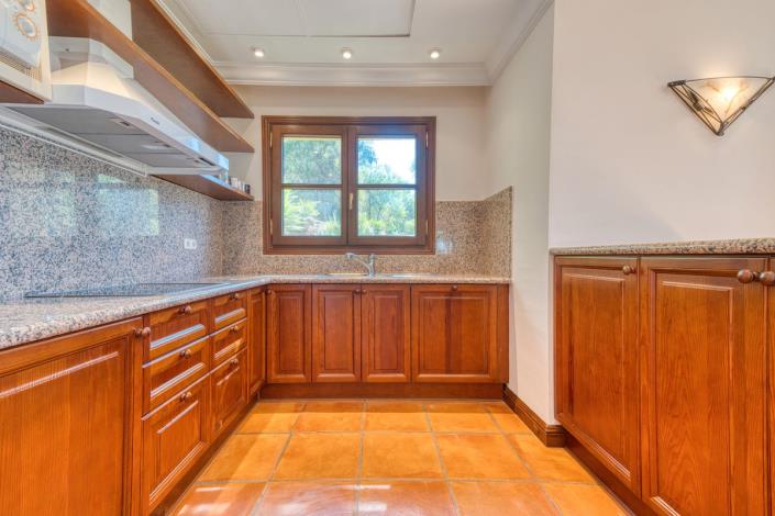 Image No.26-6 Bed Villa for sale