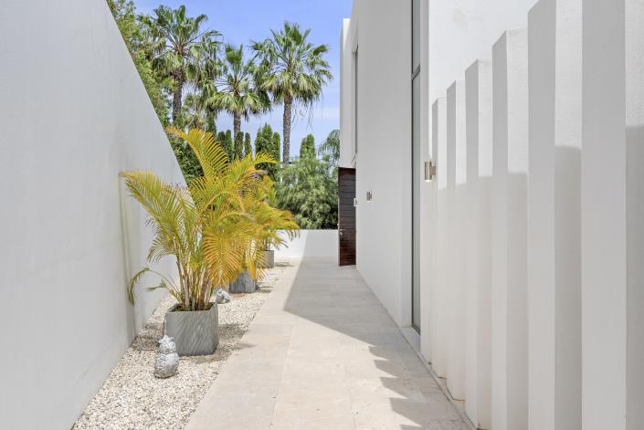 Image No.28-5 Bed Villa for sale