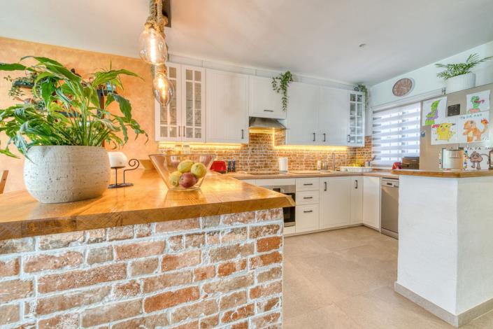 Image No.7-3 Bed Townhouse for sale