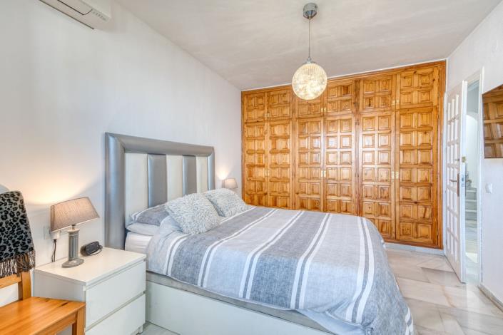 Image No.20-3 Bed Townhouse for sale