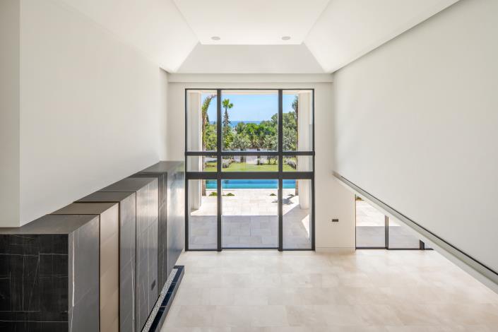Image No.14-6 Bed Villa for sale