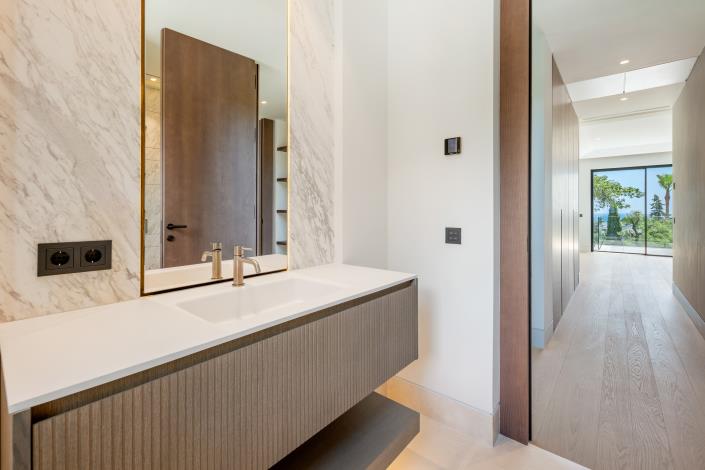Image No.18-6 Bed Villa for sale