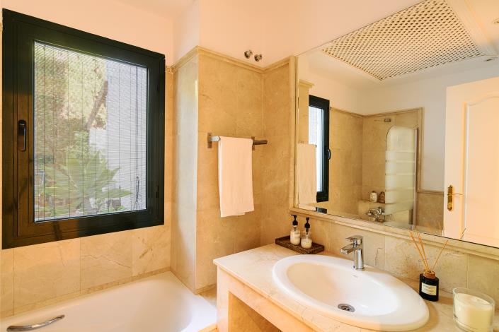 Image No.54-4 Bed Villa for sale