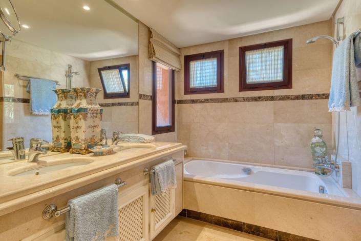 Image No.25-2 Bed Duplex for sale