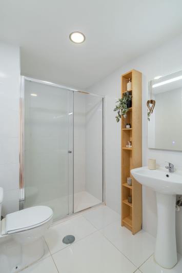 Image No.10-3 Bed Apartment for sale