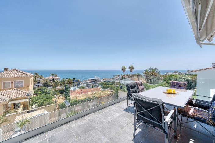 Image No.3-Villa de 5 chambres à vendre à Estepona