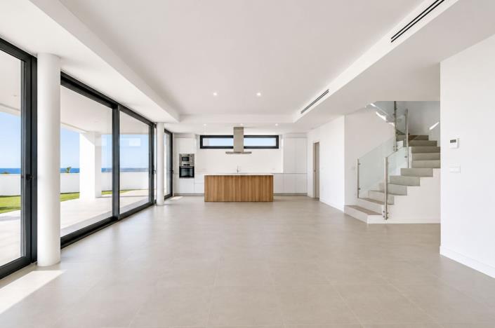 Image No.2-4 Bed Villa for sale