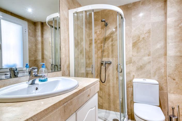 Image No.20-2 Bed Apartment for sale