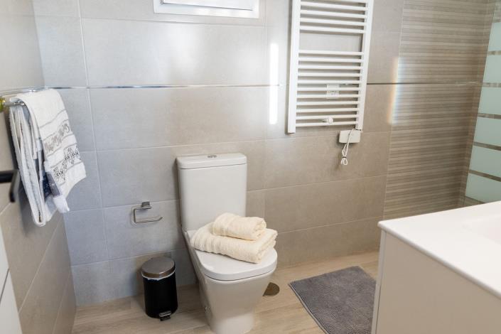 Image No.20-2 Bed Apartment for sale