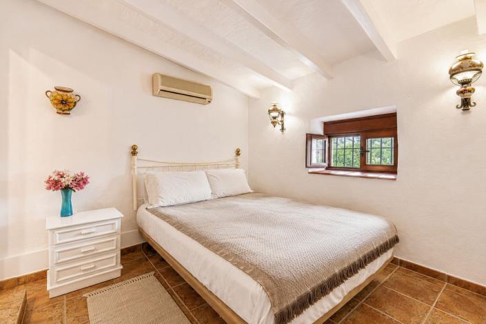 Image No.6-2 Bed Villa / Detached for sale