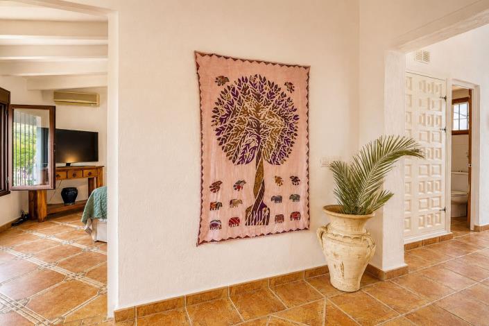 Image No.8-2 Bed Villa / Detached for sale