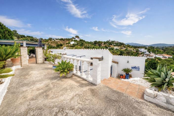 Image No.17-2 Bed Villa / Detached for sale